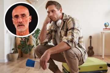 Arthur Brooks, catedrático de Harvard: «Regresa a casa tres días antes de que terminen tus vacaciones. No vuelvas inmediatamente al trabajo»