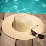 Cristina Asensio, experta en salud visual: «Quitarse las gafas de sol al entrar en el agua es un error de los muchos que ponen en riesgo a los ojos»
