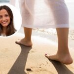 Susana Jara, podóloga: «Caminar descalzo en la playa es bueno, pero puedes sufrir lesiones si haces largas caminatas sin estar acostumbrado»