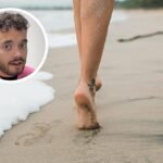 Alejandro Martínez, podólogo: «Si no estás acostumbrado a caminar descalzo por la playa, hazlo de forma progresiva, que luego vienen las fascitis»