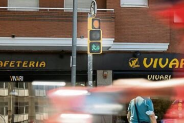 El semáforo en verde para el peatón dejará de poder coincidir con el ámbar para vehículos
