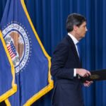 Warsh aplaza la subida de tipos de interés hasta después de las elecciones en Estados Unidos