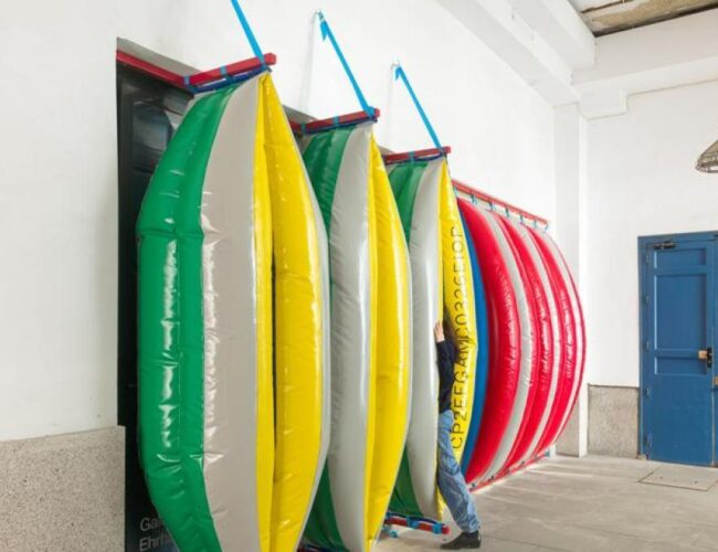 Una escultura inflable de Laia Estruch gana el premio Bosch Aymerich