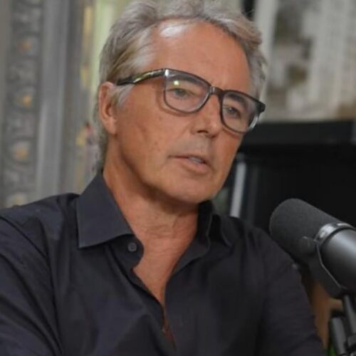 Dan Buettner, experto en longevidad: «Me levanto entre las 6:30 y las 7. Lo primero que hago es salir a la calle, ya sea para dar un paseo o ir en bici»